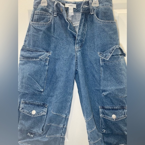 Forever 21 Cargo Relaxed Blue Jeans for Effortless Style - Picture 5 of 10